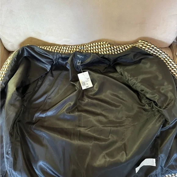 FOREVER 21. NWT. Men’s Geo Print Snap-Button Trucker Jacket. Size XL. Po… - Picture 7 of 13